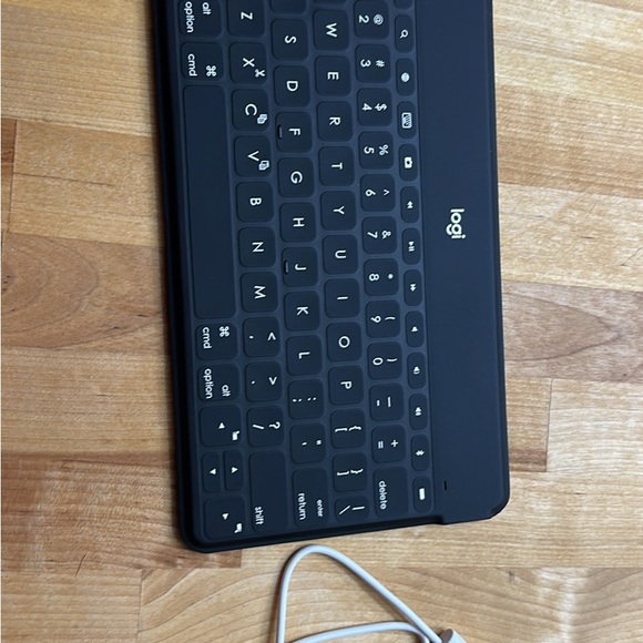 Logitech Black Tablet Keyboard - Picture 3 of 3